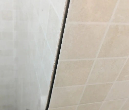 海丰瓷砖空鼓维修公司分享阳台瓷砖脱落的修复过程可以分为以下几个步骤
